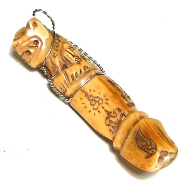 Carved Boars Tusk Tiger Amulet with Inscriptions Luang Por Sawai 22 amulet21 1 JPG