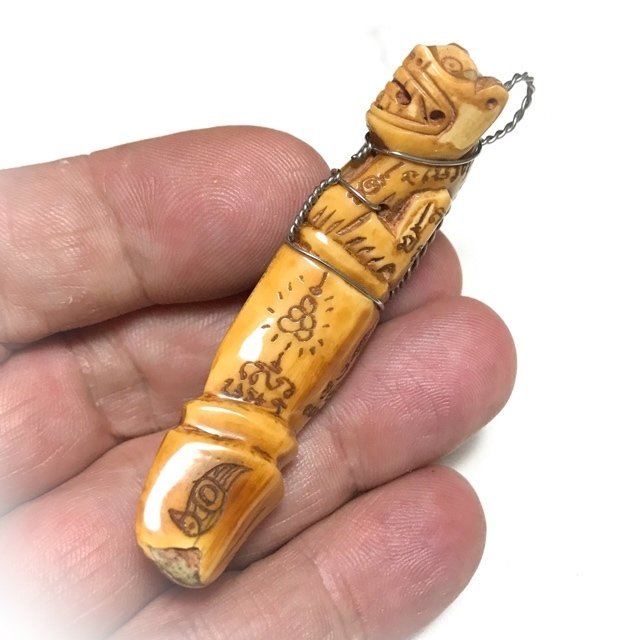 Carved Boars Tusk Tiger Amulet with Inscriptions Luang Por Sawai 25 amulet21 5 JPG